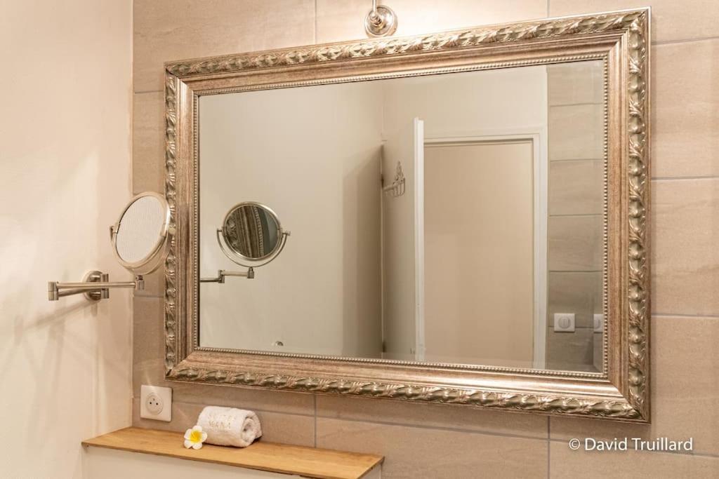 Suites Mana - Matahina Avec Vue Superbe Sur La Place Ducale Et Parking Prive Inclus ชาร์เลอวิลล์-เมซิแยร์ ภายนอก รูปภาพ
