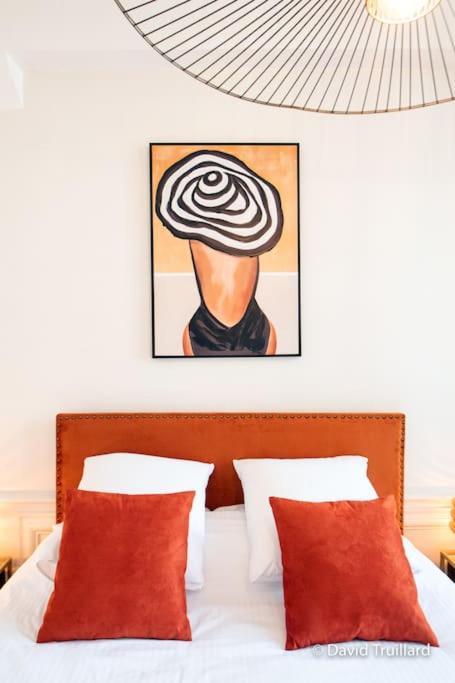 Suites Mana - Matahina Avec Vue Superbe Sur La Place Ducale Et Parking Prive Inclus ชาร์เลอวิลล์-เมซิแยร์ ภายนอก รูปภาพ