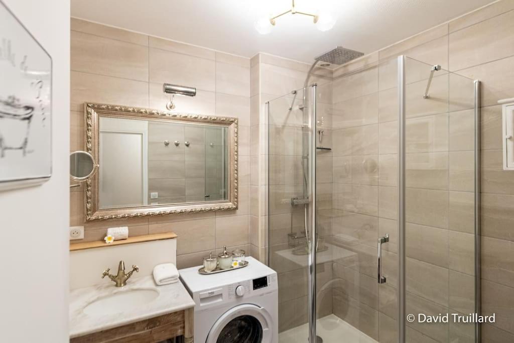Suites Mana - Matahina Avec Vue Superbe Sur La Place Ducale Et Parking Prive Inclus ชาร์เลอวิลล์-เมซิแยร์ ภายนอก รูปภาพ