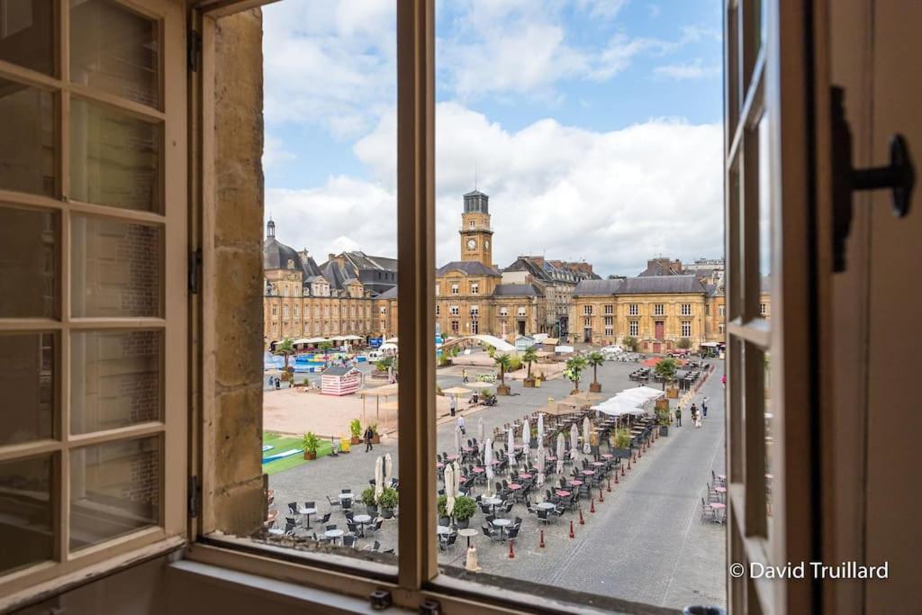 Suites Mana - Matahina Avec Vue Superbe Sur La Place Ducale Et Parking Prive Inclus ชาร์เลอวิลล์-เมซิแยร์ ภายนอก รูปภาพ