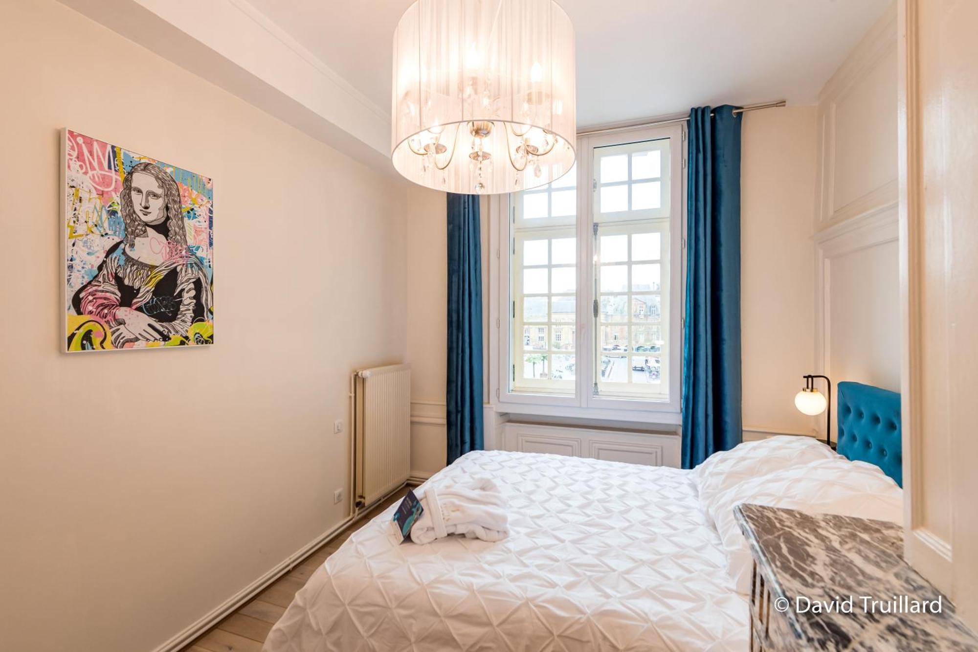 Suites Mana - Matahina Avec Vue Superbe Sur La Place Ducale Et Parking Prive Inclus ชาร์เลอวิลล์-เมซิแยร์ ภายนอก รูปภาพ