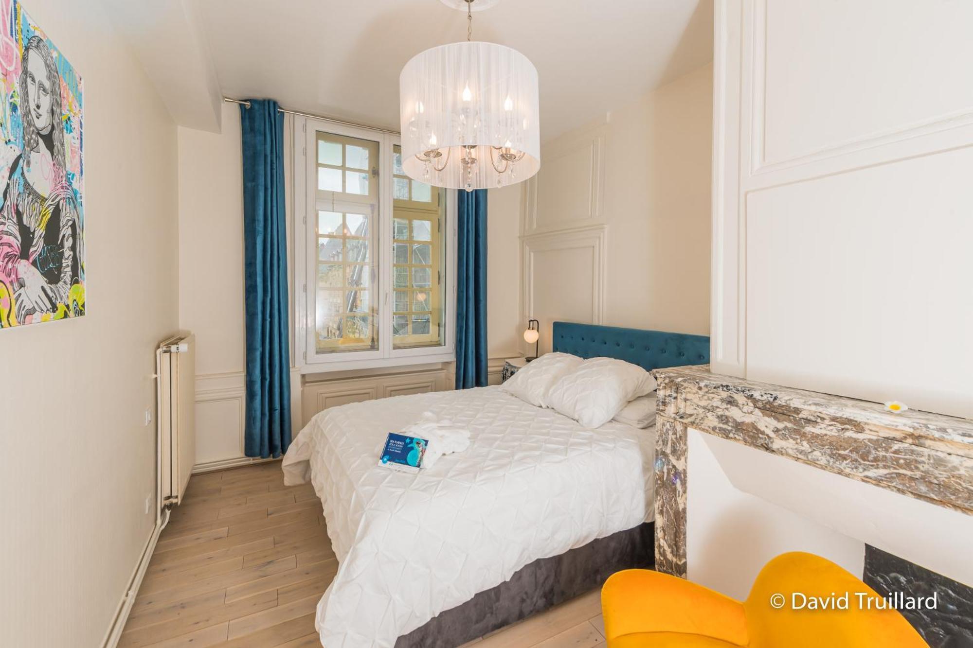 Suites Mana - Matahina Avec Vue Superbe Sur La Place Ducale Et Parking Prive Inclus ชาร์เลอวิลล์-เมซิแยร์ ภายนอก รูปภาพ