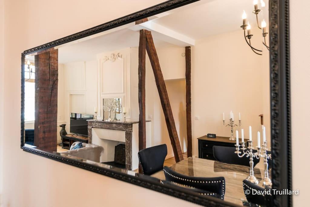 Suites Mana - Matahina Avec Vue Superbe Sur La Place Ducale Et Parking Prive Inclus ชาร์เลอวิลล์-เมซิแยร์ ภายนอก รูปภาพ