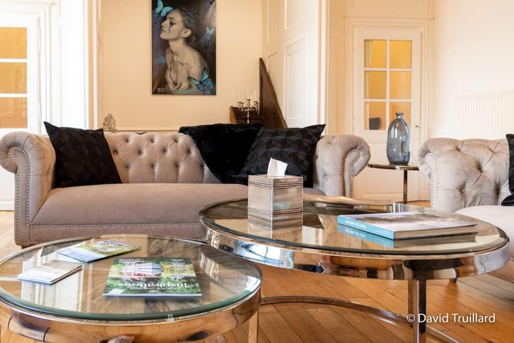 Suites Mana - Matahina Avec Vue Superbe Sur La Place Ducale Et Parking Prive Inclus ชาร์เลอวิลล์-เมซิแยร์ ภายนอก รูปภาพ